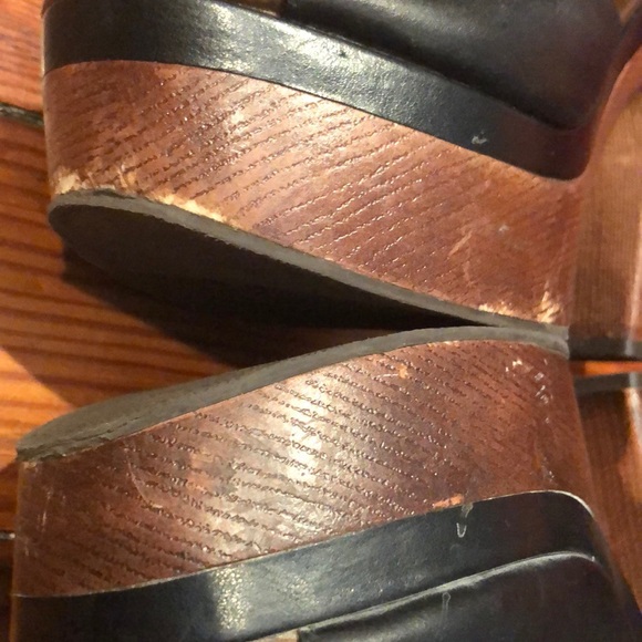 3/$10 Aldo platform peep toe heels - Picture 4 of 4